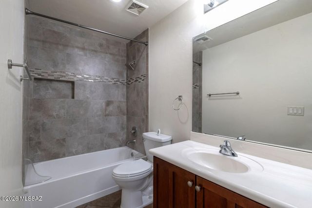 14024 E Fairway Bluff Court, Vail, AZ 85641