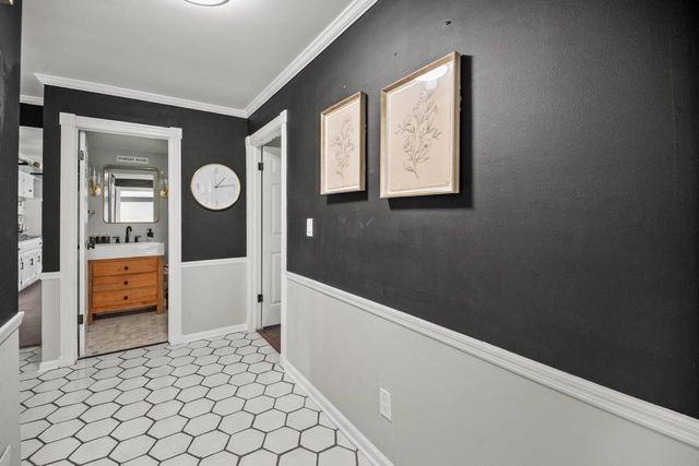 1100 E Donges COURT, Bayside, WI 53217