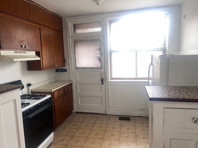 5907 W Arthington Street 1, Chicago, IL 60644