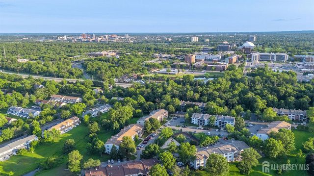 407 Lancaster Court 2F, Piscataway, NJ 08854
