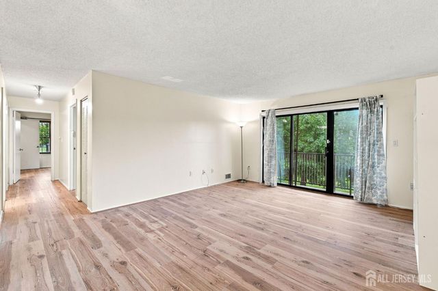 407 Lancaster Court 2F, Piscataway, NJ 08854