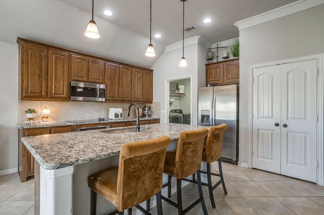 8005 Canyon Ridge Drive, Godley, TX 76044