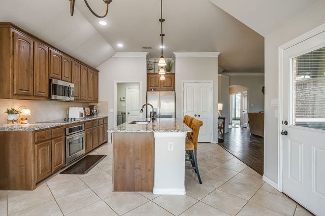 8005 Canyon Ridge Drive, Godley, TX 76044