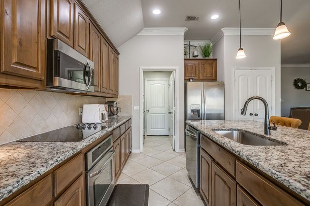 8005 Canyon Ridge Drive, Godley, TX 76044