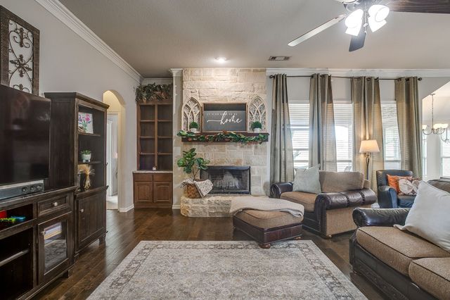 8005 Canyon Ridge Drive, Godley, TX 76044