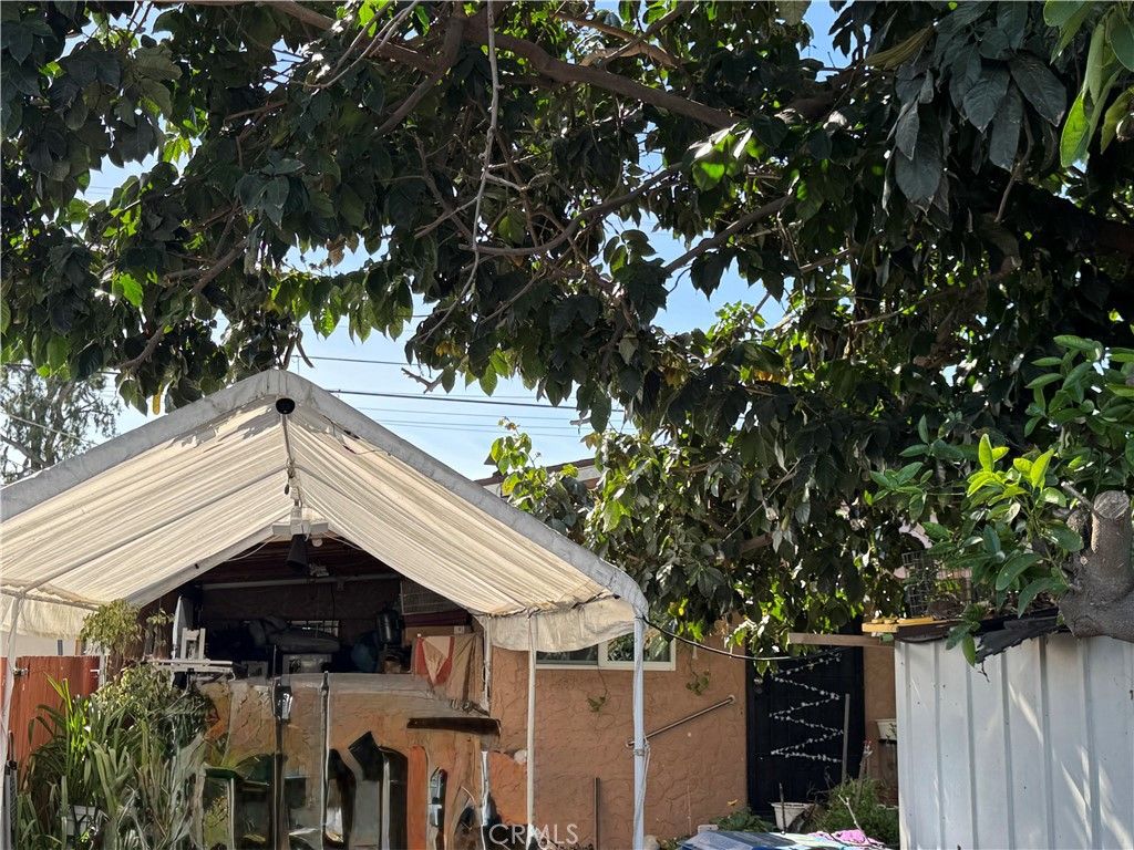 1140 W 66th, Los Angeles, CA 90044