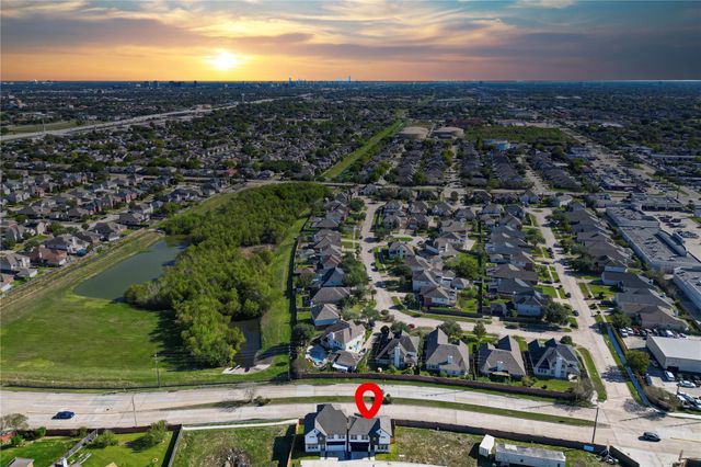 6702 Metro Blvd 8, Houston, TX 77083