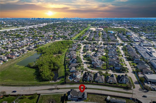 6702 Metro Blvd 8, Houston, TX 77083