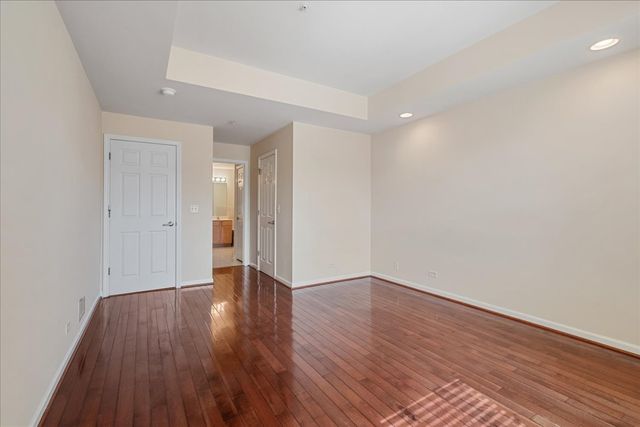 989 Enfield Drive, Northbrook, IL 60062