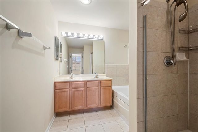 989 Enfield Drive, Northbrook, IL 60062