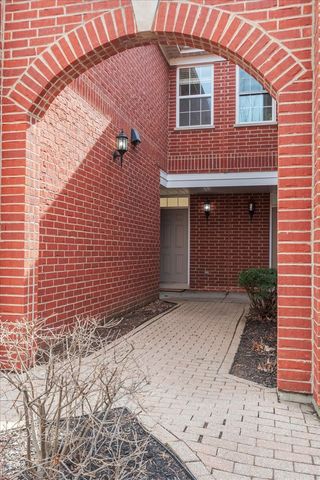 989 Enfield Drive, Northbrook, IL 60062