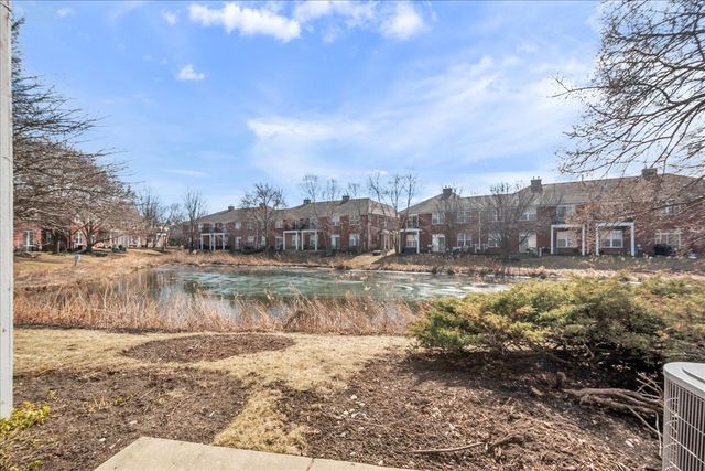 989 Enfield Drive, Northbrook, IL 60062