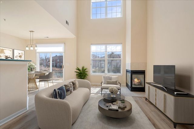 989 Enfield Drive, Northbrook, IL 60062