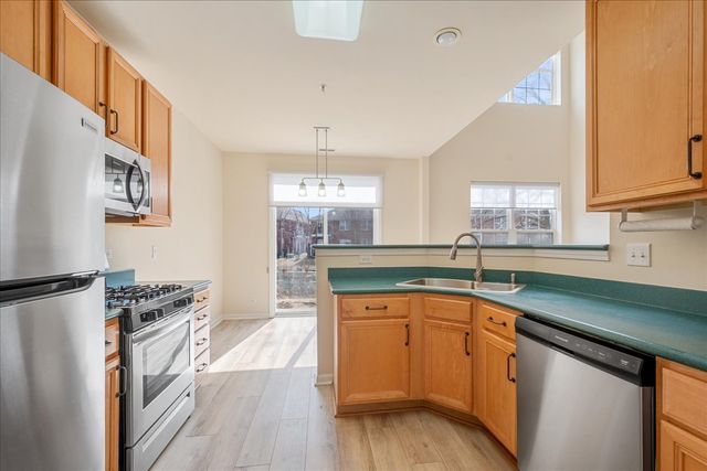 989 Enfield Drive, Northbrook, IL 60062