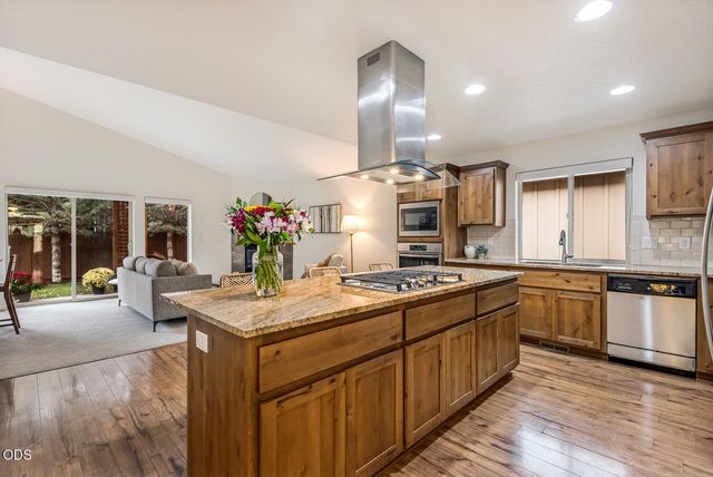 3011 NE Red Oak Drive, Bend, OR 97701