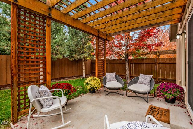 3011 NE Red Oak Drive, Bend, OR 97701