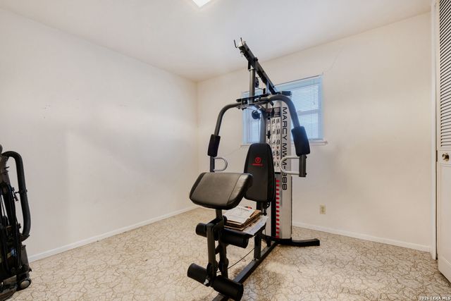 129 MEADOW WAY, Universal City, TX 78148