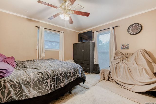 129 MEADOW WAY, Universal City, TX 78148