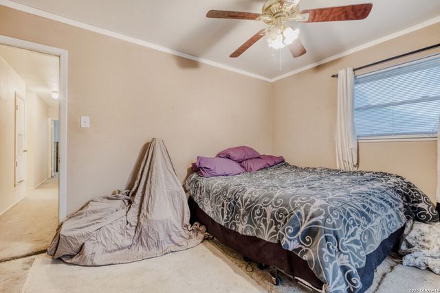 129 MEADOW WAY, Universal City, TX 78148