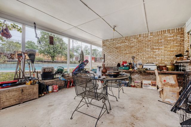 129 MEADOW WAY, Universal City, TX 78148