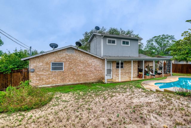 129 MEADOW WAY, Universal City, TX 78148