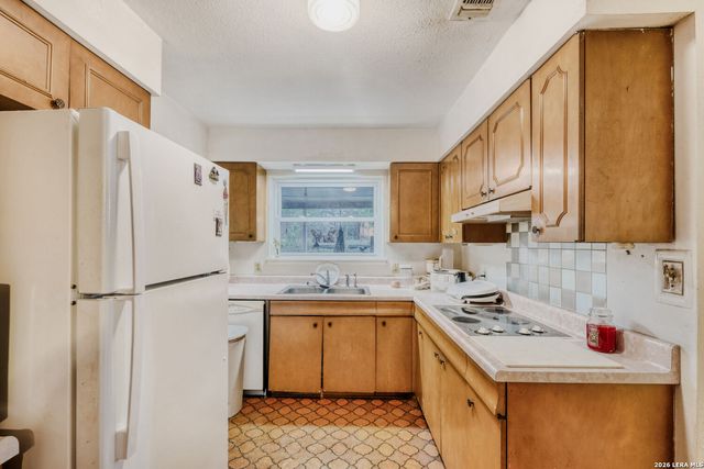 129 MEADOW WAY, Universal City, TX 78148