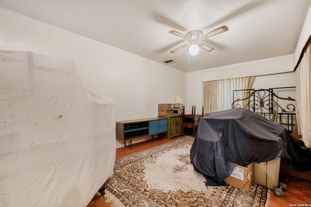 129 MEADOW WAY, Universal City, TX 78148