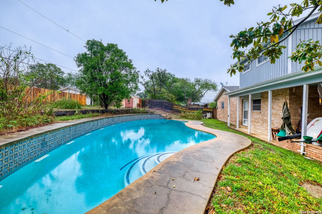 129 MEADOW WAY, Universal City, TX 78148