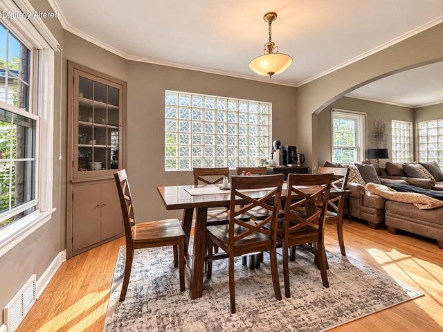 304 Oxford ROAD, Waukesha, WI 53186
