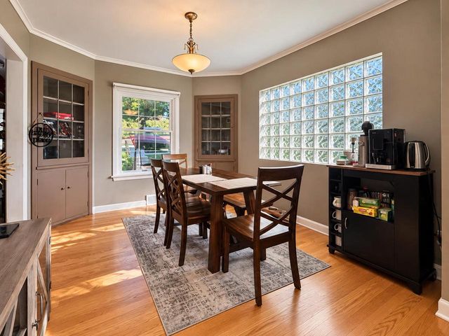 304 Oxford ROAD, Waukesha, WI 53186