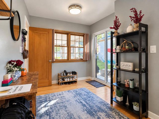 304 Oxford ROAD, Waukesha, WI 53186
