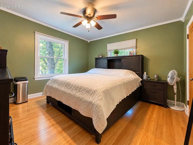 304 Oxford ROAD, Waukesha, WI 53186