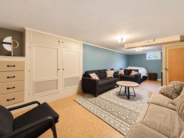 304 Oxford ROAD, Waukesha, WI 53186