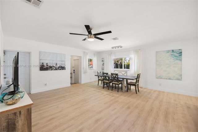 1070 Tyler St, Hollywood, FL 33019