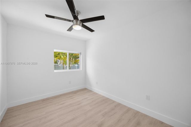 1070 Tyler St, Hollywood, FL 33019