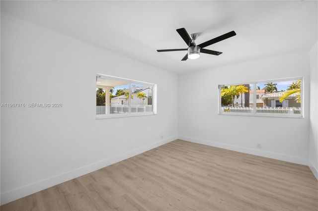 1070 Tyler St, Hollywood, FL 33019