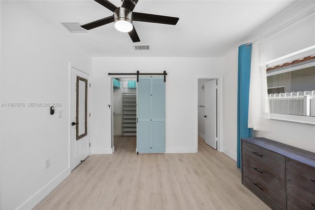 1070 Tyler St, Hollywood, FL 33019