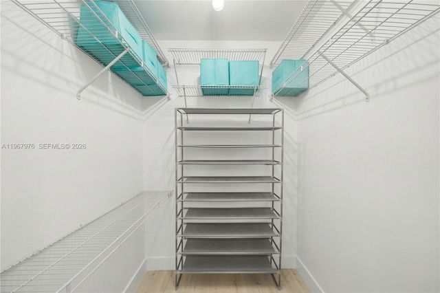 1070 Tyler St, Hollywood, FL 33019