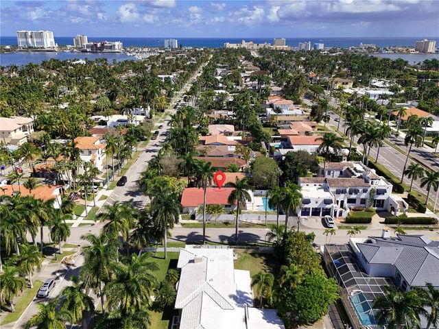 1070 Tyler St, Hollywood, FL 33019