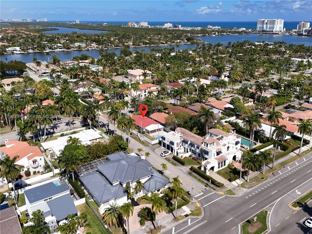 1070 Tyler St, Hollywood, FL 33019