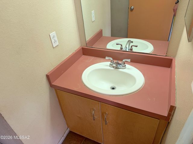 939 E 24th Street, Tucson, AZ 85713