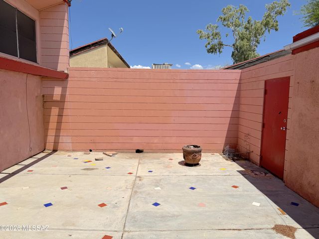 939 E 24th Street, Tucson, AZ 85713