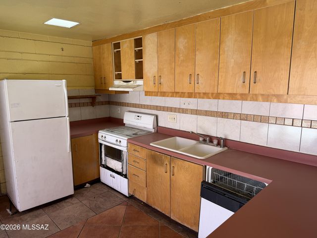 939 E 24th Street, Tucson, AZ 85713