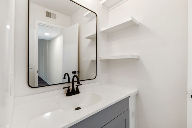 21 Vaughns Gap Rd Apt 105, Nashville, TN 37205