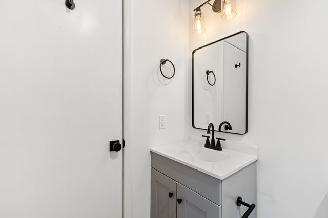 21 Vaughns Gap Rd Apt 105, Nashville, TN 37205