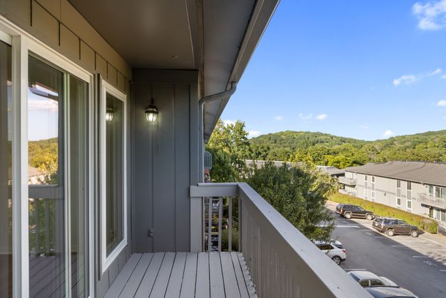21 Vaughns Gap Rd Apt 105, Nashville, TN 37205