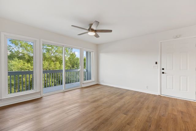 21 Vaughns Gap Rd Apt 105, Nashville, TN 37205