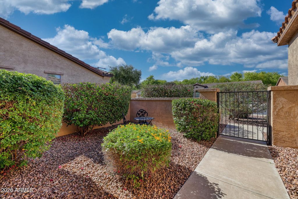 12423 W HEDGE HOG Place, Peoria, AZ 85383 — photo 5