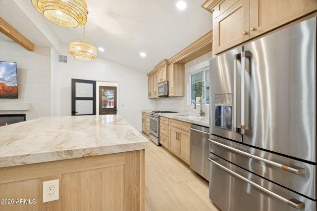 1216 W ROVEY Avenue, Phoenix, AZ 85013