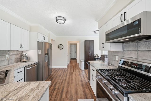 8704 Wakefield Run, North Ridgeville, OH 44039
